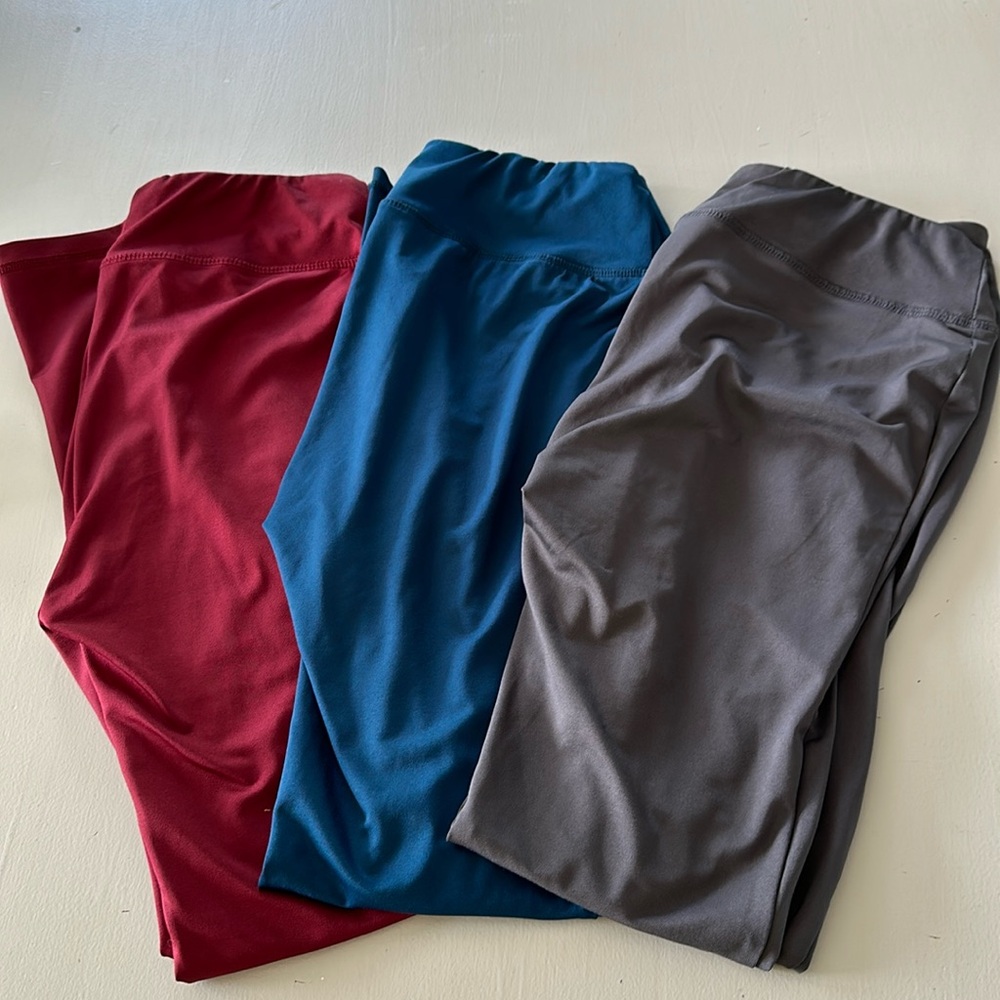 Women’s Leggings Active USA Medium 3 pairs Medium